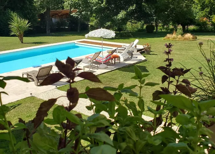 Сasa de vacaciones Le De Malo Aillas